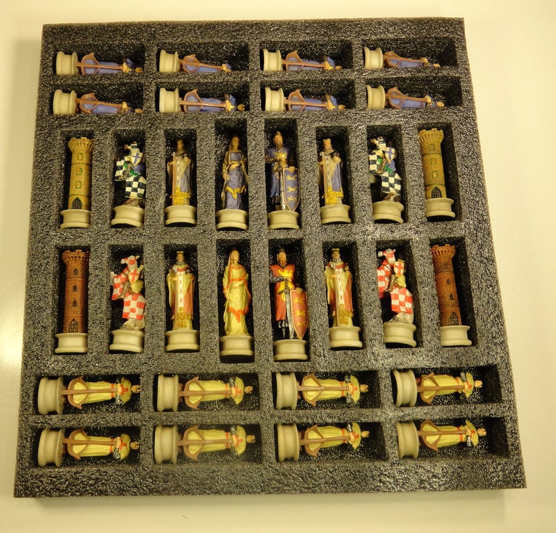 HPL Hot Products Medieval Times Crusades King Richard The Lionheart Knight Color Painted Chess Men Pieces Set - NO Board - Image 3